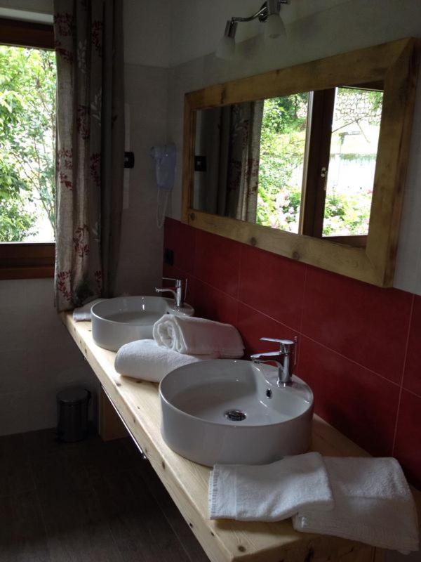 Fra Rose E Mughi Bed & Breakfast Domegge di Cadore Exterior foto