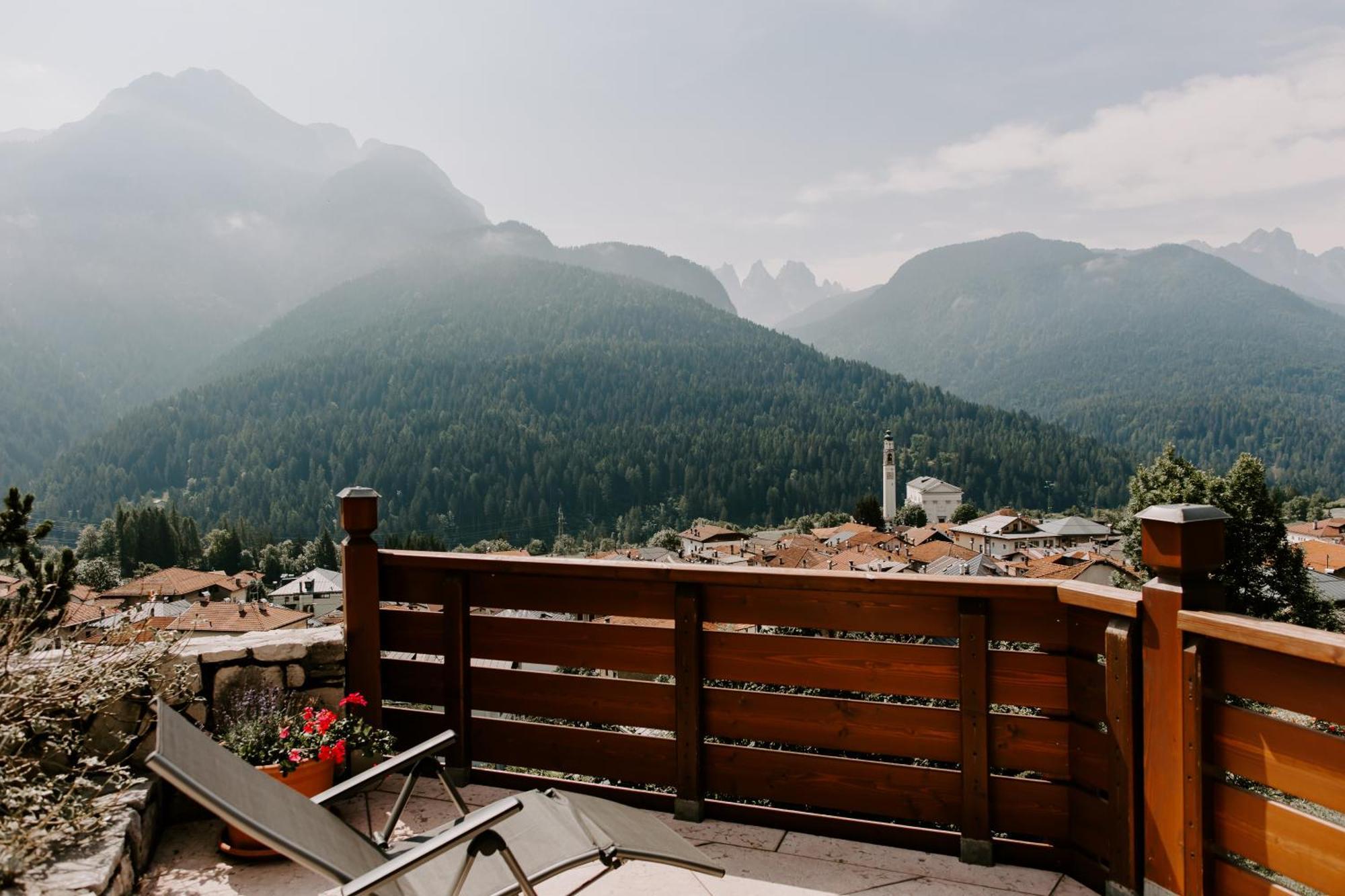 Fra Rose E Mughi Bed & Breakfast Domegge di Cadore Exterior foto
