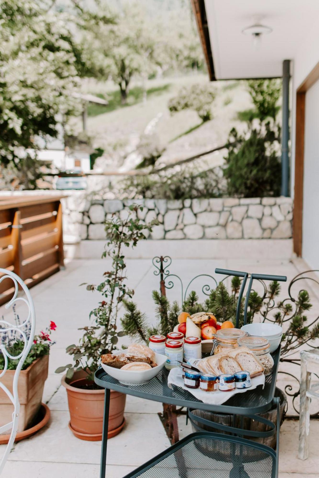 Fra Rose E Mughi Bed & Breakfast Domegge di Cadore Exterior foto