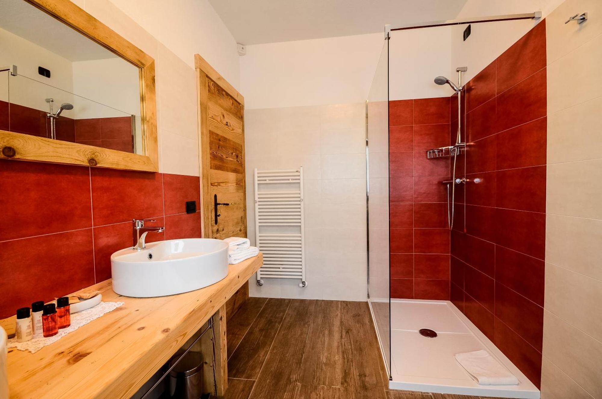 Fra Rose E Mughi Bed & Breakfast Domegge di Cadore Exterior foto