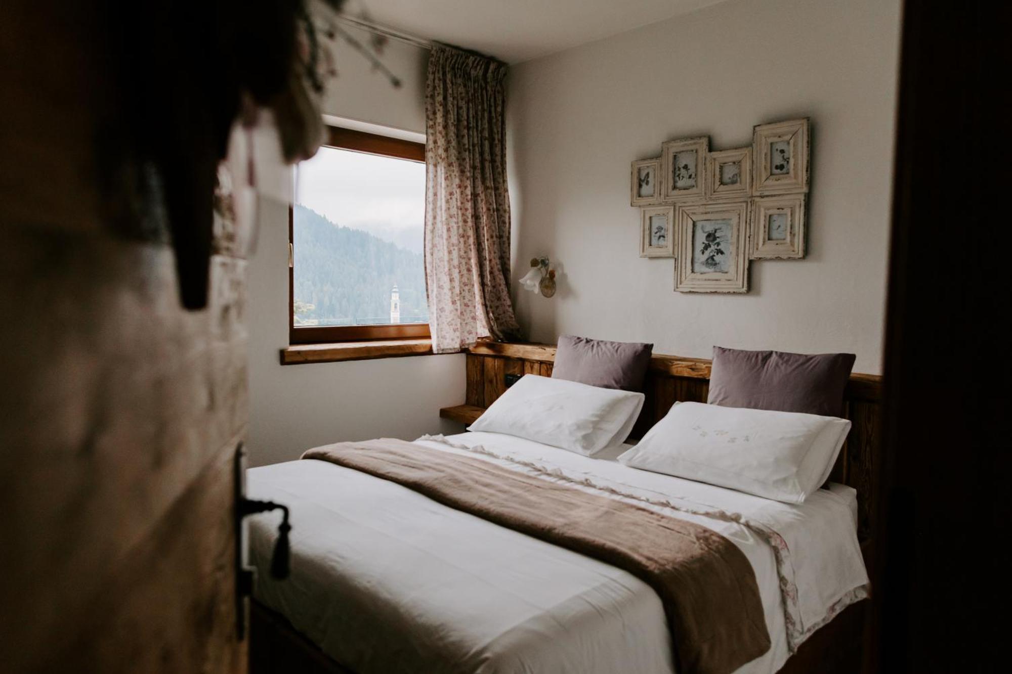 Fra Rose E Mughi Bed & Breakfast Domegge di Cadore Exterior foto