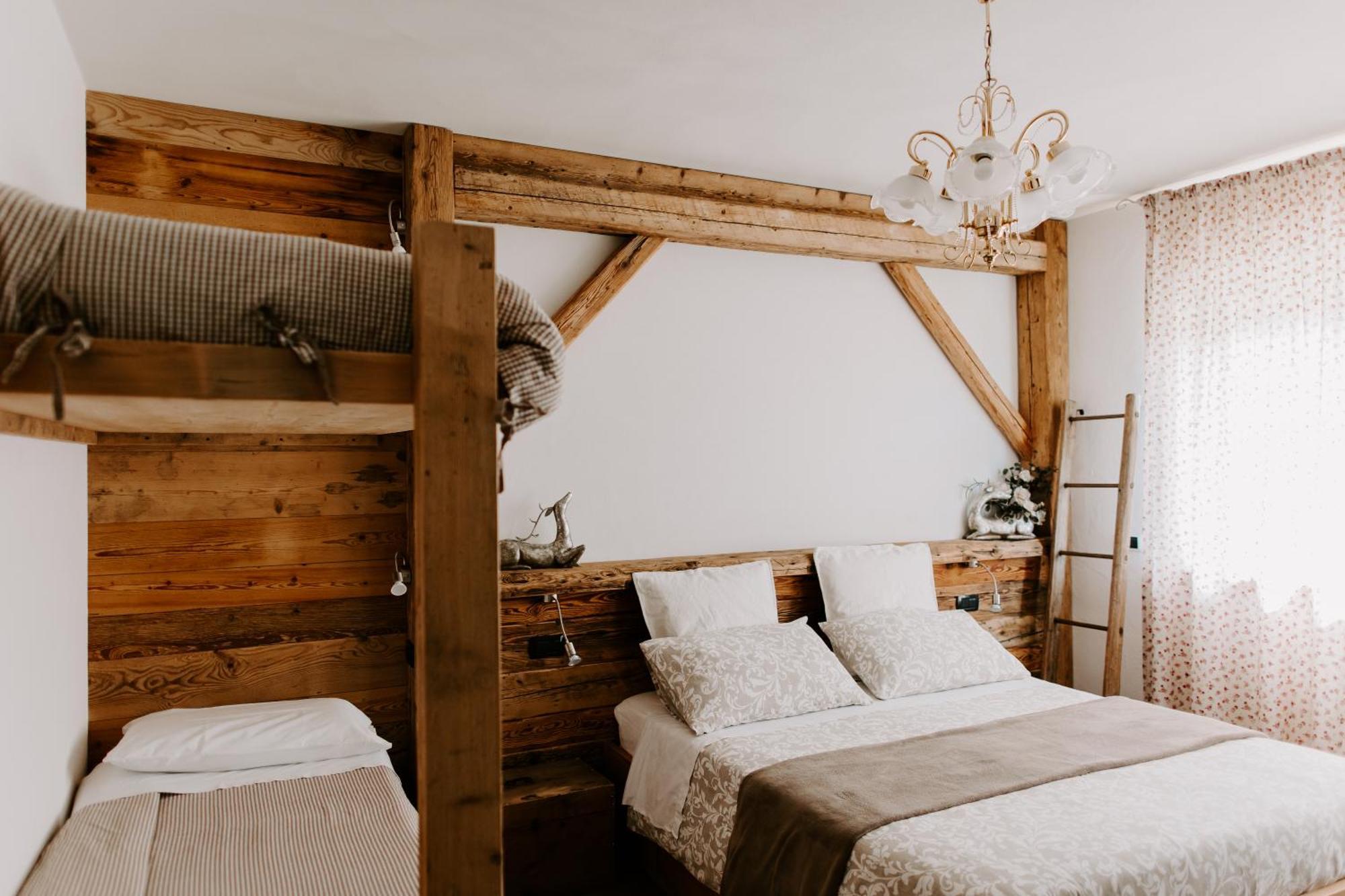 Fra Rose E Mughi Bed & Breakfast Domegge di Cadore Exterior foto